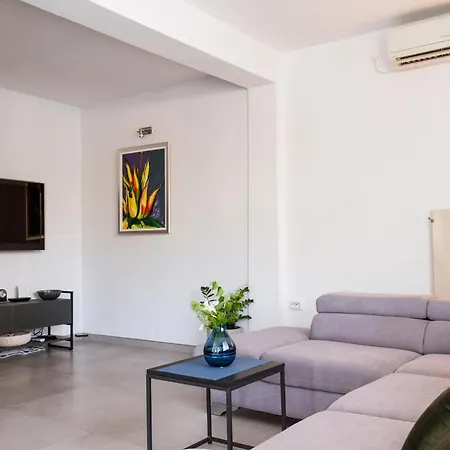Apartment Seafront With Private