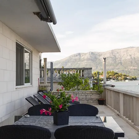 Apartment Seafront With Private Korcula Town